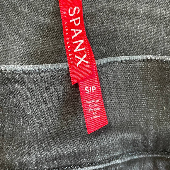 SPANX Distressed Ankle Skinny Jeans - Small - Picture 4 of 16